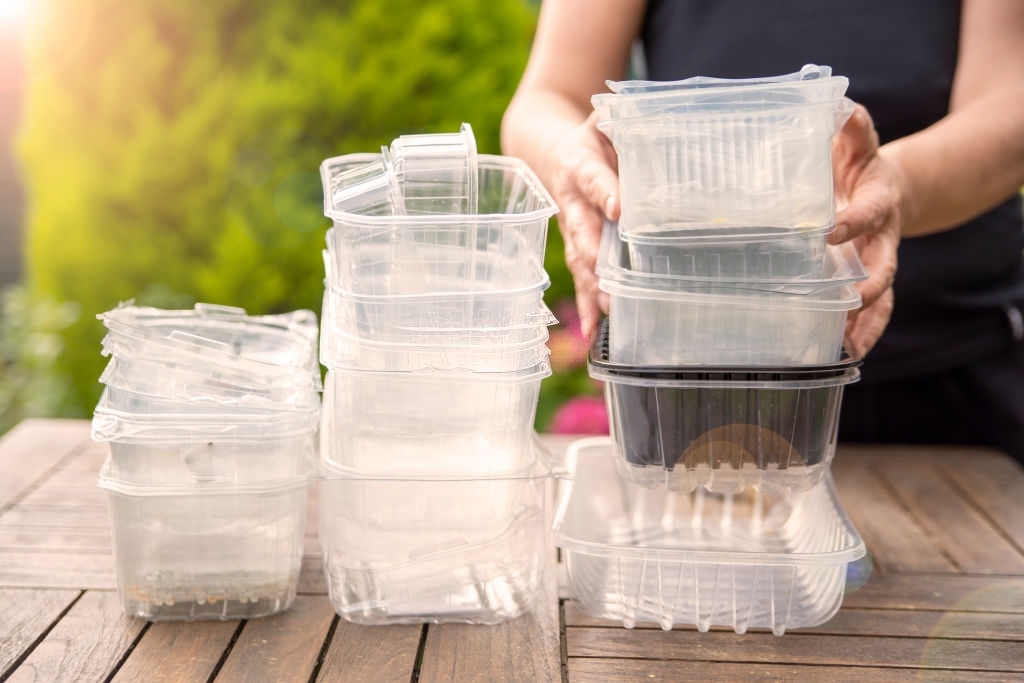 Plastic Container: What Is It? How Is It Made? Types Of